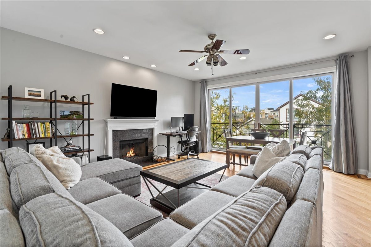 1541 W Chestnut Street 2