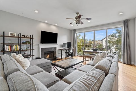 Tiny photo for 1541 W Chestnut Street #2, Chicago, IL 60642 (MLS # 12554335)