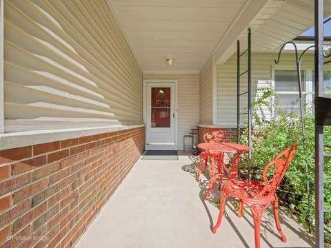 Tiny photo for 6 Ridgewood Road, Elk Grove Village, IL 60007 (MLS # 12735955)