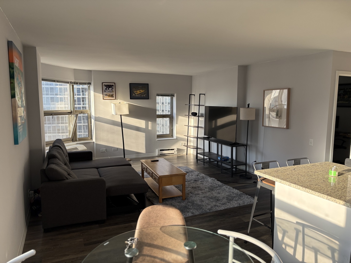 8 W Chestnut Street 21F