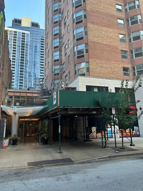 8 W Chestnut Street 21F Chicago IL 60610