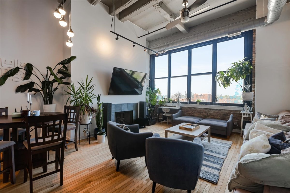 1601 W School Street 514