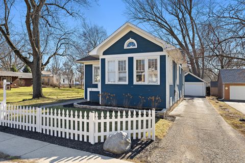 Tiny photo for 381 Douglas Avenue, Crystal Lake, IL 60014 (MLS # 12594743)