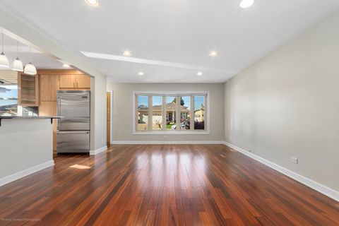 Tiny photo for 4615 N Maria Court, Chicago, IL 60656 (MLS # 12516845)