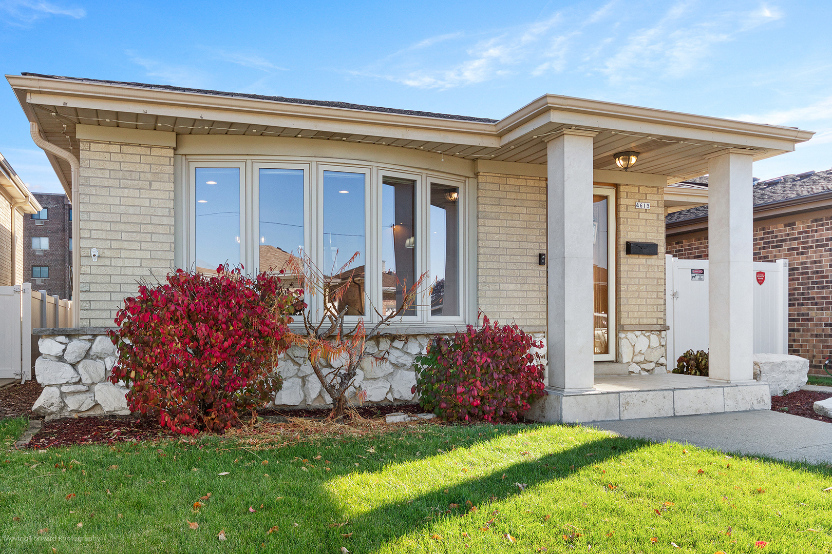 Chicago, Illinois 60656, United States, 3 Bedrooms Bedrooms, ,2 BathroomsBathrooms,Residential,Active,244735