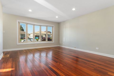 Tiny photo for 4615 N Maria Court, Chicago, IL 60656 (MLS # 12516845)