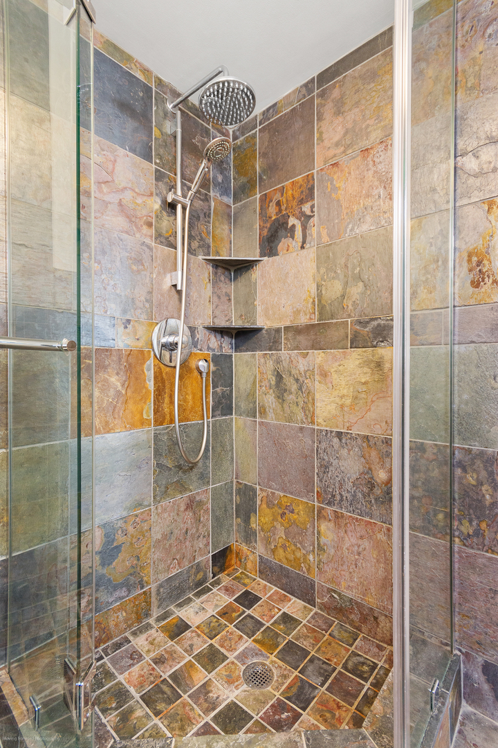 Chicago, Illinois 60656, United States, 3 Bedrooms Bedrooms, ,2 BathroomsBathrooms,Residential,Active,244735