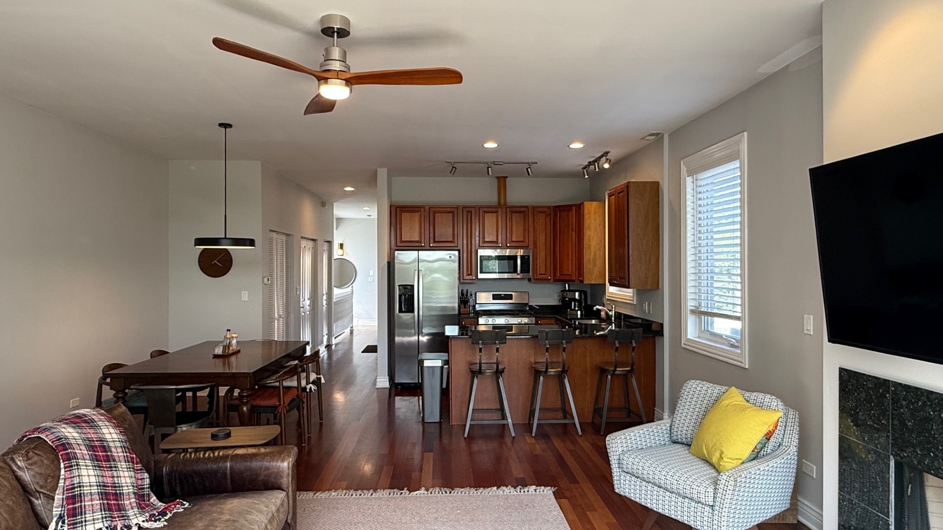 2206 W MONROE Street 4