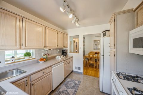 Tiny photo for 9334 Lincoln Avenue, Brookfield, IL 60513 (MLS # 12503212)