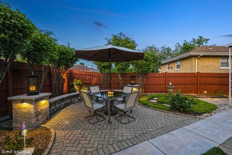 Tiny photo for 9334 Lincoln Avenue, Brookfield, IL 60513 (MLS # 12503212)