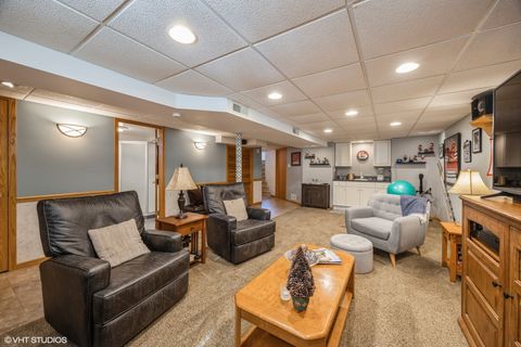 Tiny photo for 9334 Lincoln Avenue, Brookfield, IL 60513 (MLS # 12503212)