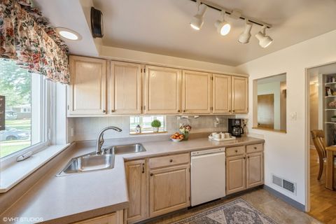 Tiny photo for 9334 Lincoln Avenue, Brookfield, IL 60513 (MLS # 12503212)