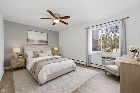 Tiny photo for 950 E Old Willow Road #101, Prospect Heights, IL 60070 (MLS # 12592544)