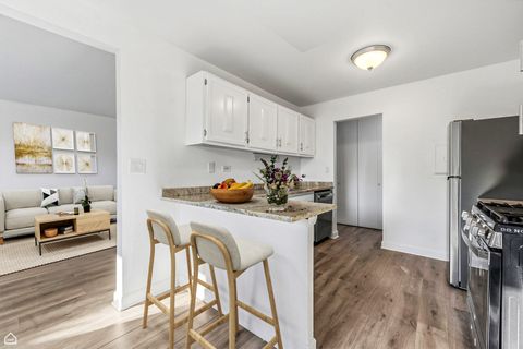 Tiny photo for 950 E Old Willow Road #101, Prospect Heights, IL 60070 (MLS # 12592544)