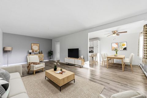 Tiny photo for 950 E Old Willow Road #101, Prospect Heights, IL 60070 (MLS # 12592544)