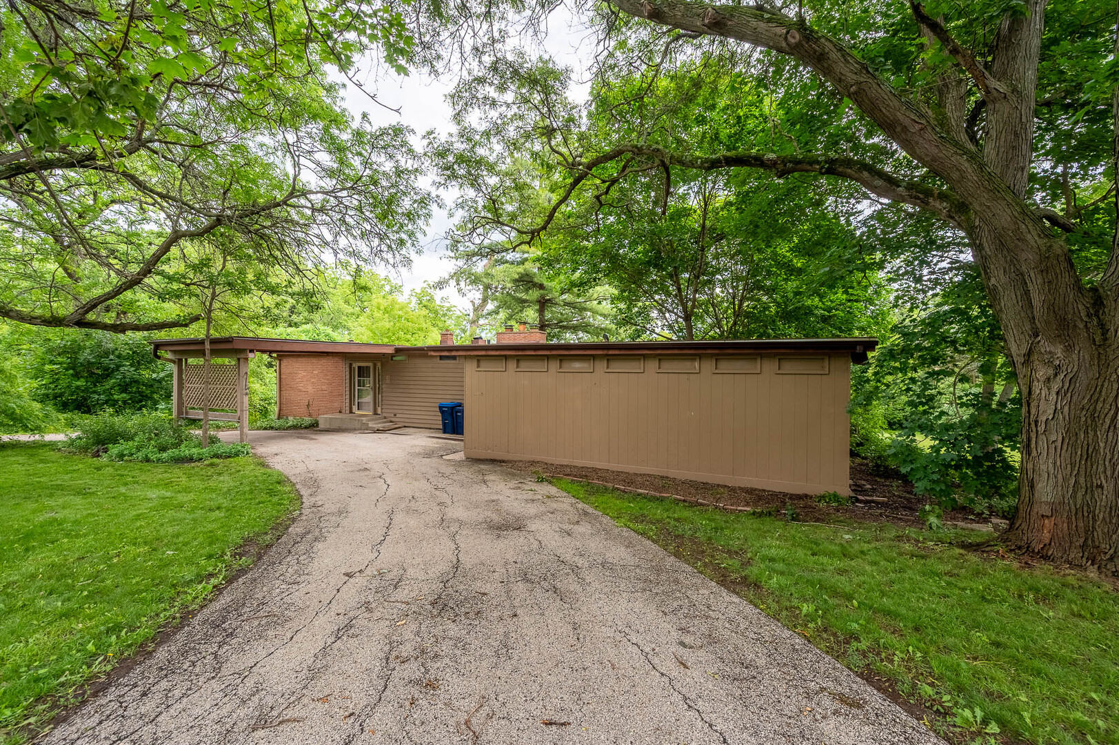 341 Hickory Haven Drive E