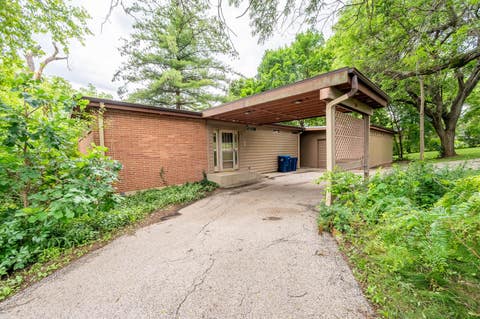 Photo of 341 Hickory Haven Drive E, Gurnee, IL 60031 (MLS # 12675458)