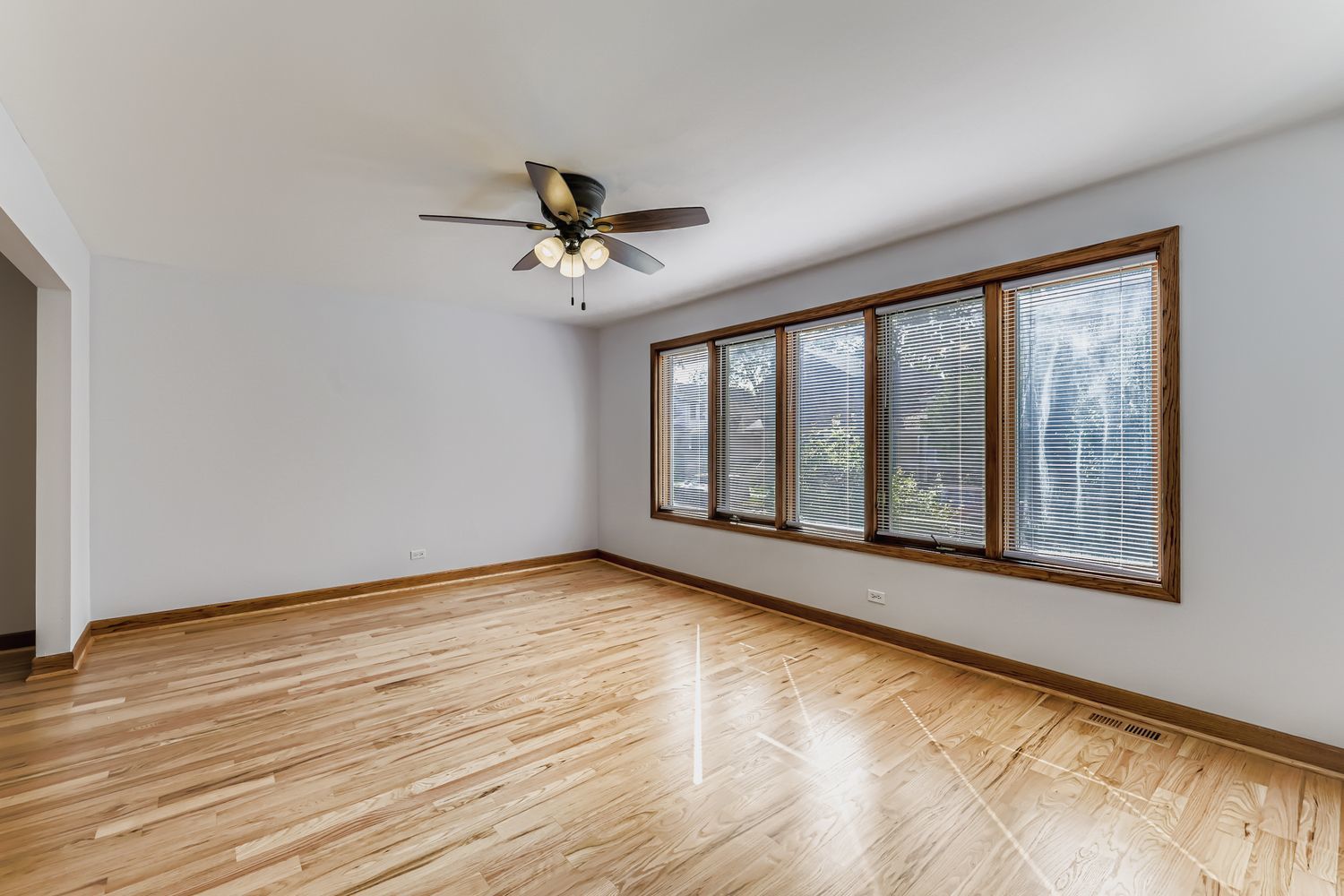 2550 W Winnemac Avenue 1