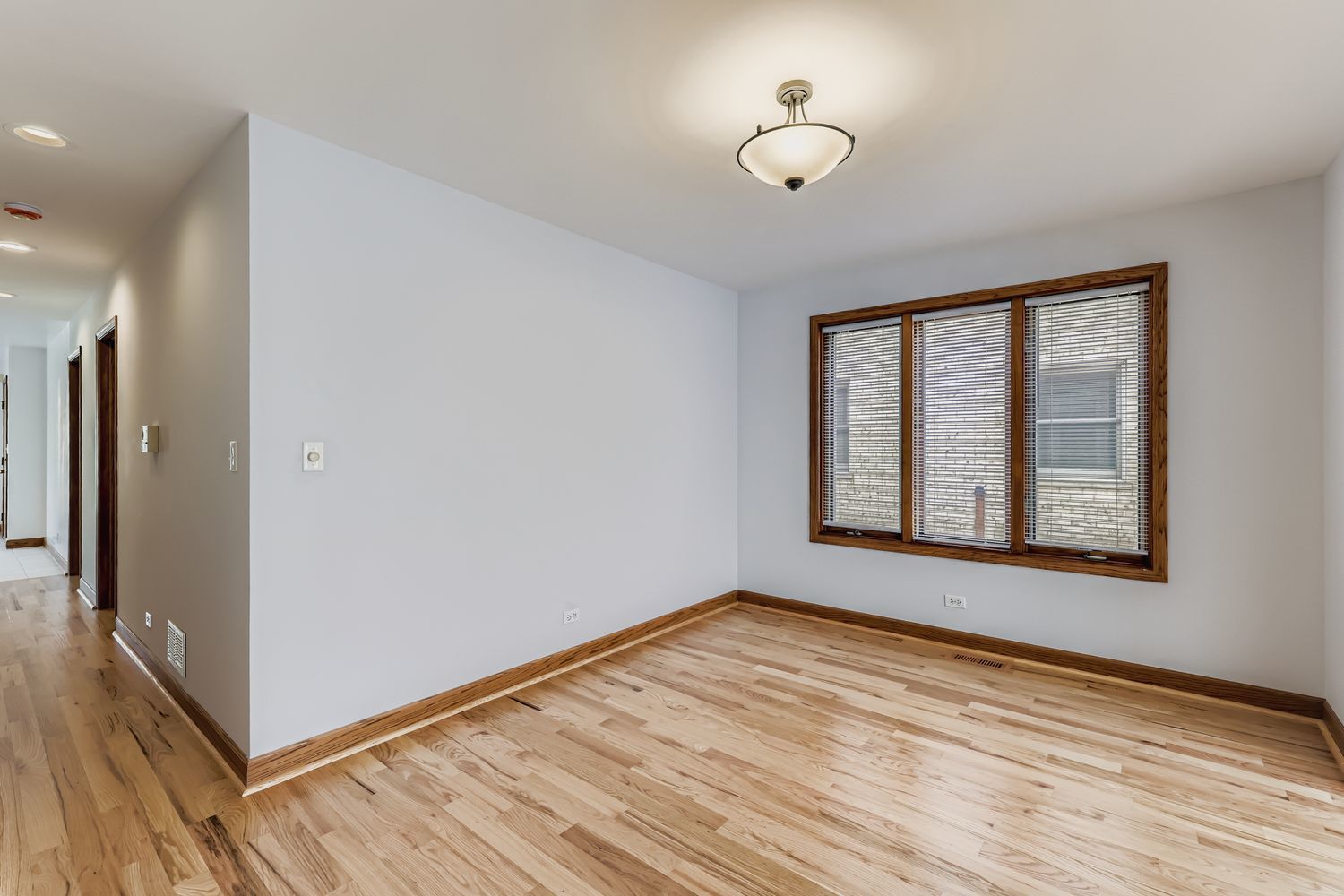 2550 W Winnemac Avenue 1