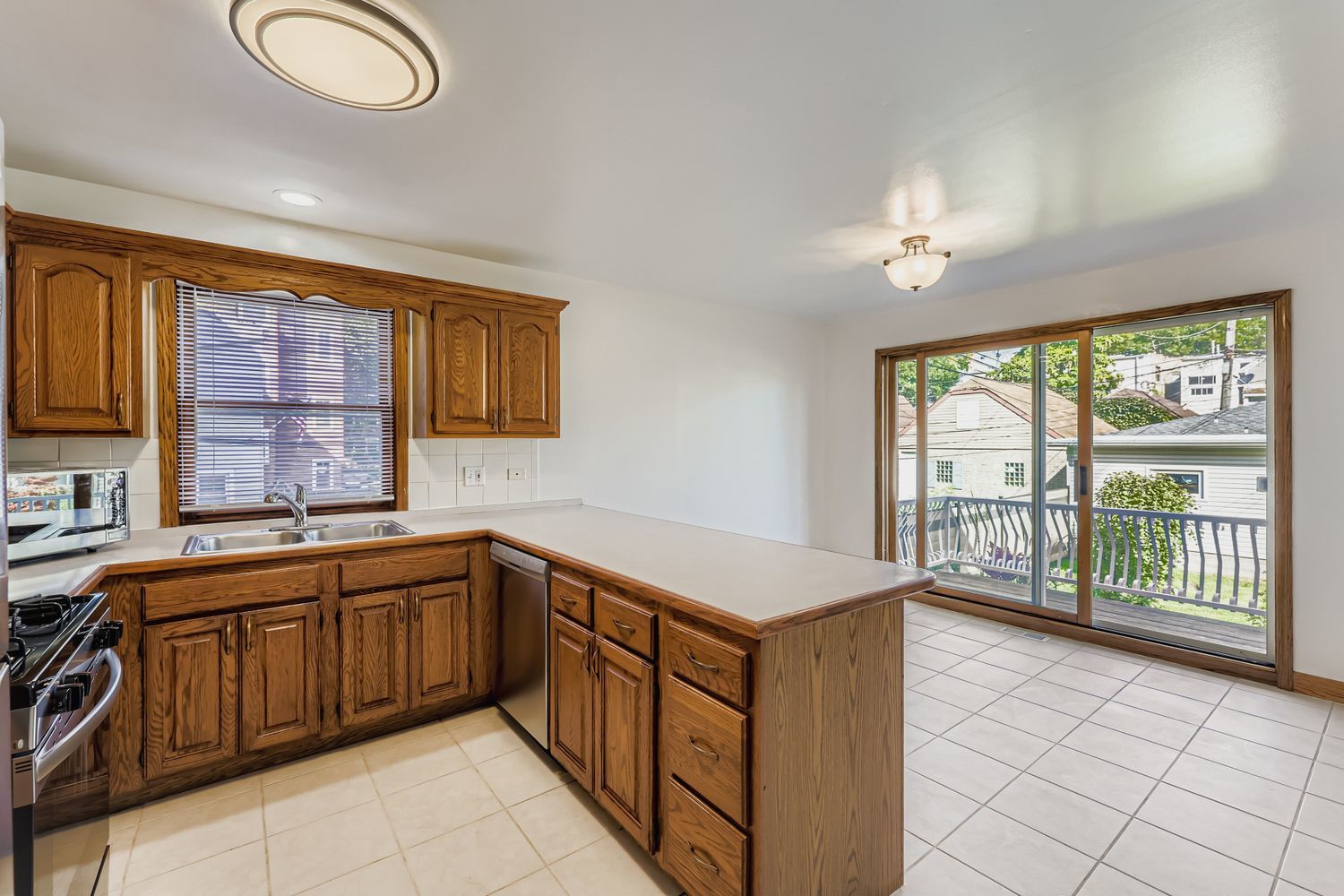 2550 W Winnemac Avenue 1