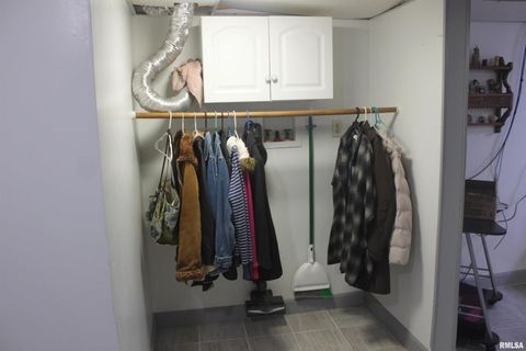 Tiny photo for 1119 N THORNWOOD Avenue, Davenport, IA 52804 (MLS # QC4269249)