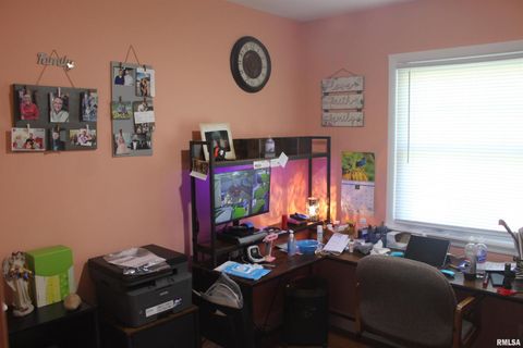 Tiny photo for 1119 N THORNWOOD Avenue, Davenport, IA 52804 (MLS # QC4269249)