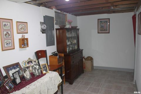 Tiny photo for 1119 N THORNWOOD Avenue, Davenport, IA 52804 (MLS # QC4269249)