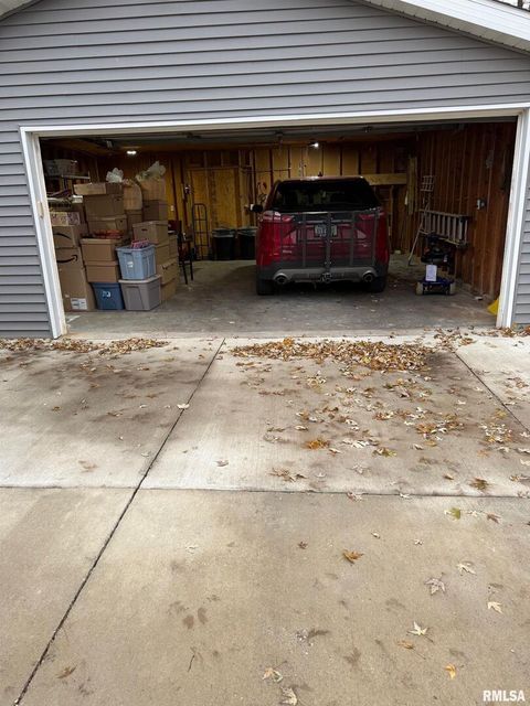 Tiny photo for 1119 N THORNWOOD Avenue, Davenport, IA 52804 (MLS # QC4269249)