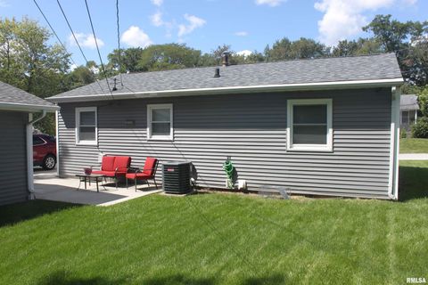 Tiny photo for 1119 N THORNWOOD Avenue, Davenport, IA 52804 (MLS # QC4269249)