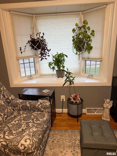 Tiny photo for 1119 N THORNWOOD Avenue, Davenport, IA 52804 (MLS # QC4269249)