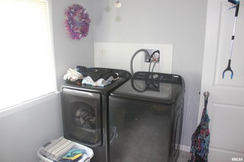 Tiny photo for 1119 N THORNWOOD Avenue, Davenport, IA 52804 (MLS # QC4269249)