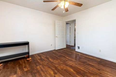 Tiny photo for 1002 E Main Street, WestFrank, IL 62896 (MLS # 100000043)