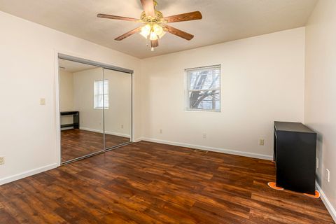 Tiny photo for 1002 E Main Street, WestFrank, IL 62896 (MLS # 100000043)