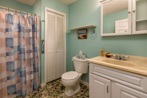 Tiny photo for 1002 E Main Street, WestFrank, IL 62896 (MLS # 100000043)