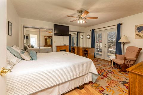 Tiny photo for 1002 E Main Street, WestFrank, IL 62896 (MLS # 100000043)