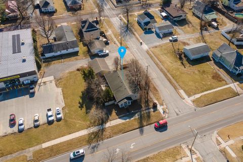 Tiny photo for 1002 E Main Street, WestFrank, IL 62896 (MLS # 100000043)
