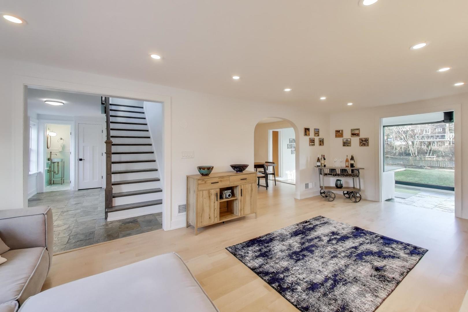 407 La Fox River Drive