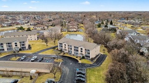 Tiny photo for 16032 Crystal Creek Drive #2B, Orland Park, IL 60462 (MLS # 12570445)