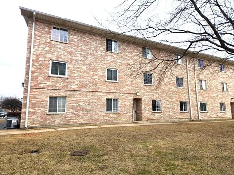 Tiny photo for 16032 Crystal Creek Drive #2B, Orland Park, IL 60462 (MLS # 12570445)