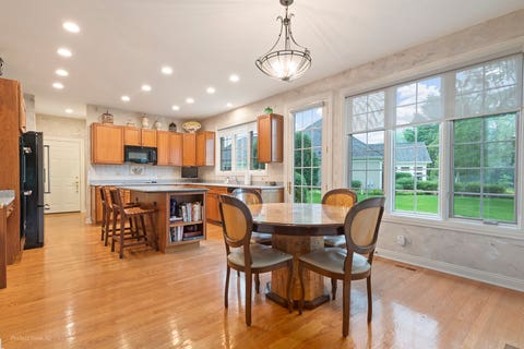 Tiny photo for 6650 White Pine Way, Libertyville, IL 60048 (MLS # 12668323)