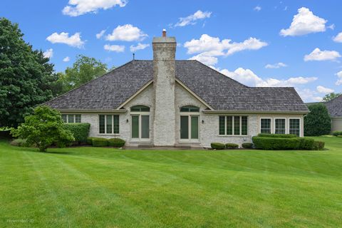 Tiny photo for 6650 White Pine Way, Libertyville, IL 60048 (MLS # 12668323)