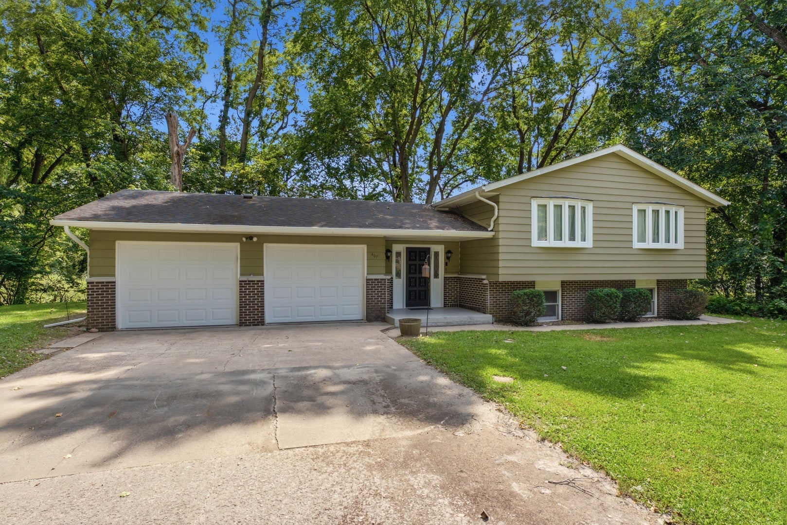 407 Oak Boulevard
