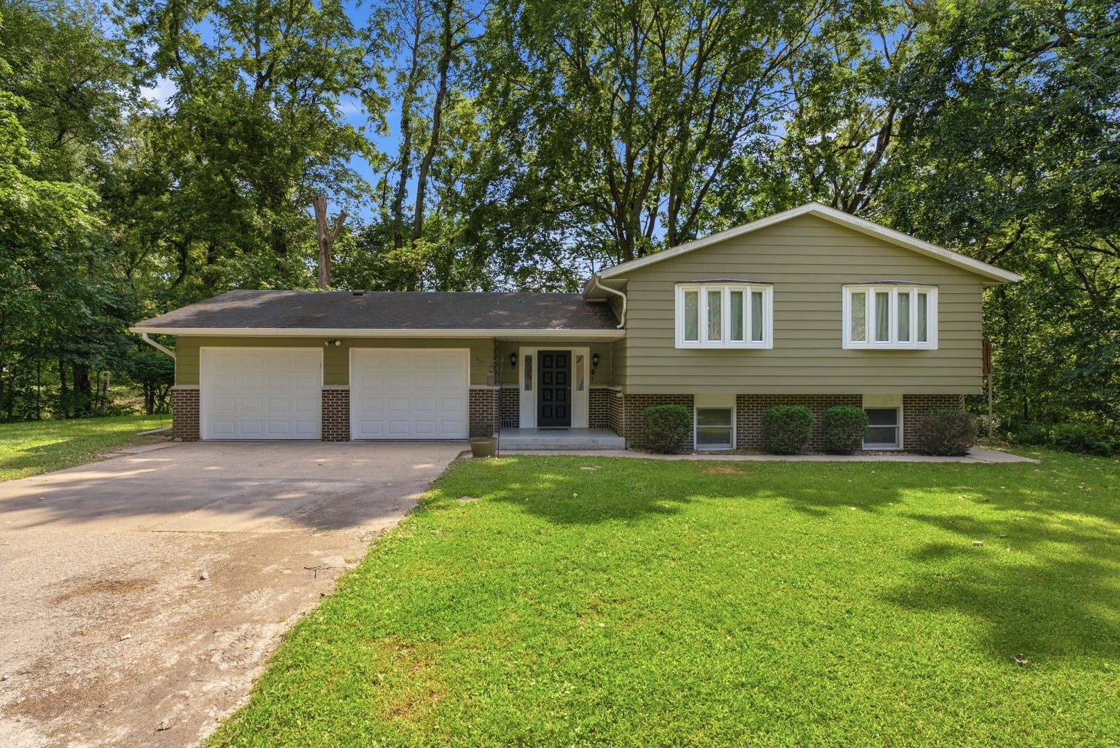 407 Oak Boulevard