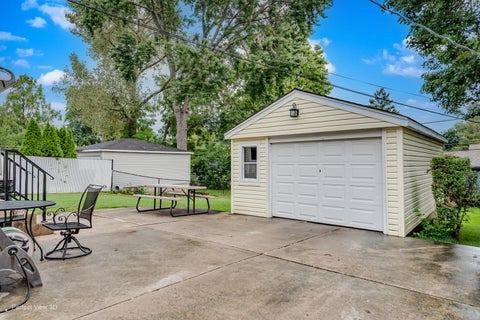 Tiny photo for 133 N Ridgemoor Avenue, Mundelein, IL 60060 (MLS # 12754333)