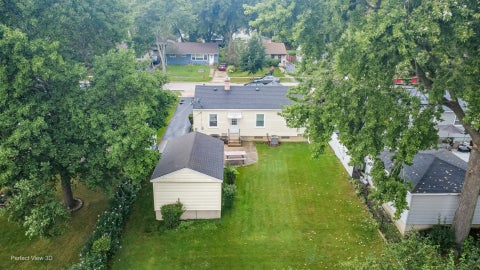 Tiny photo for 133 N Ridgemoor Avenue, Mundelein, IL 60060 (MLS # 12754333)