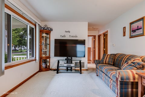 Tiny photo for 133 N Ridgemoor Avenue, Mundelein, IL 60060 (MLS # 12754333)