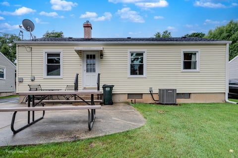 Tiny photo for 133 N Ridgemoor Avenue, Mundelein, IL 60060 (MLS # 12754333)