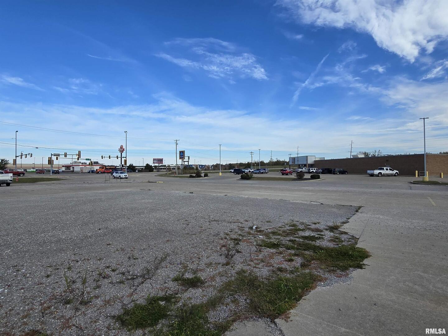 630 N COMMERCIAL Street