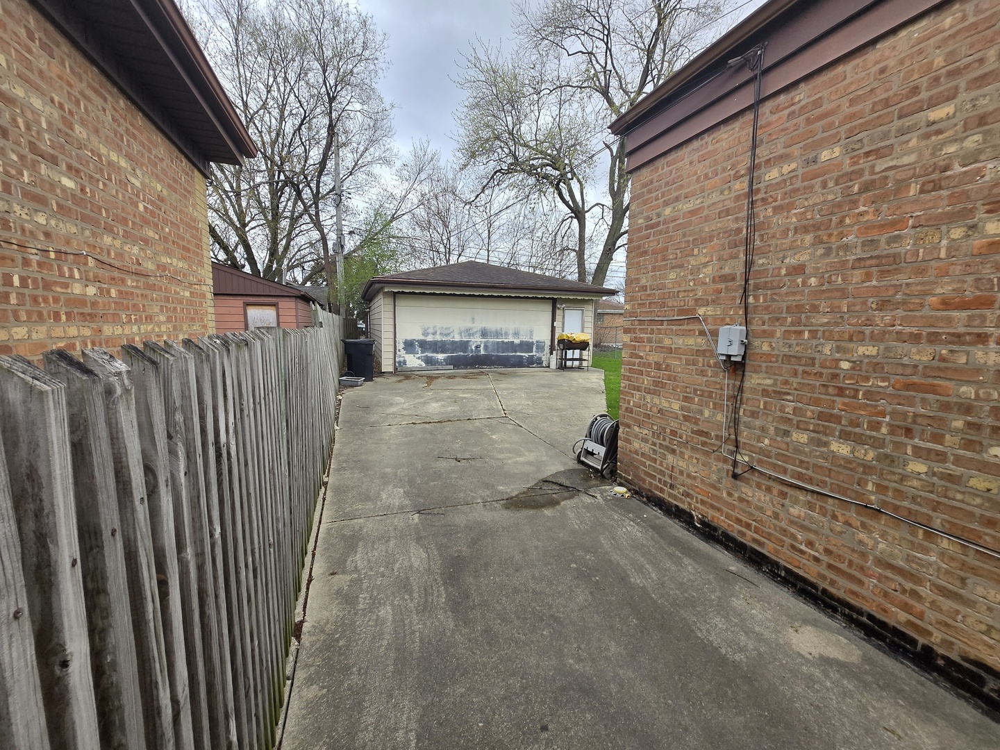 3721 W 77th Place