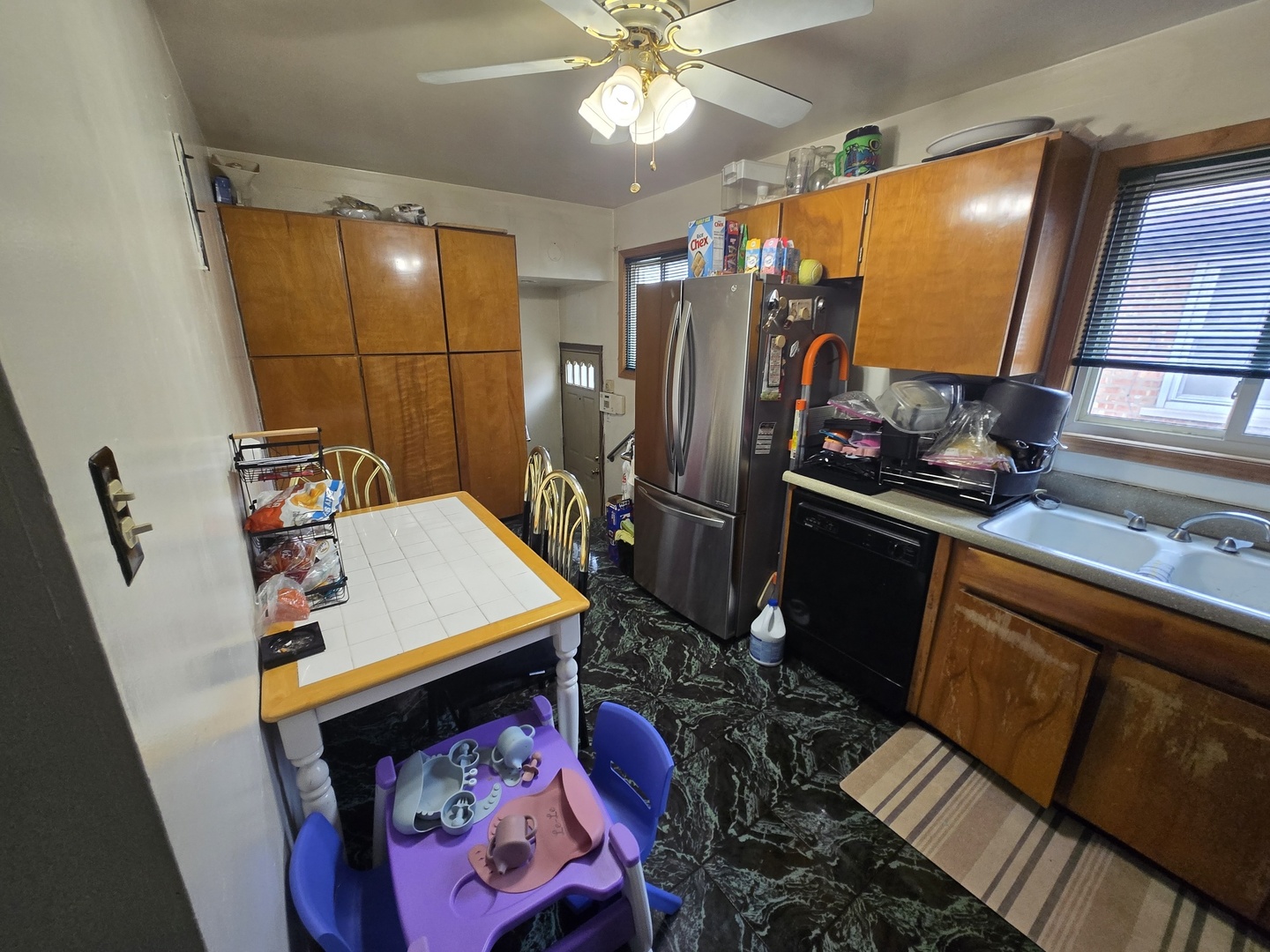 3721 W 77th Place